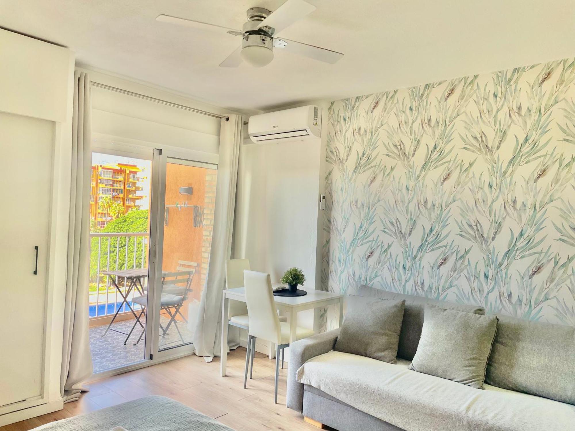 Luxury Suites Sunset Beach Бенальмадена Экстерьер фото